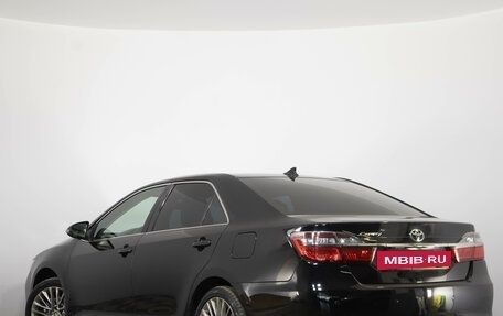 Toyota Camry, 2017 год, 1 999 000 рублей, 5 фотография