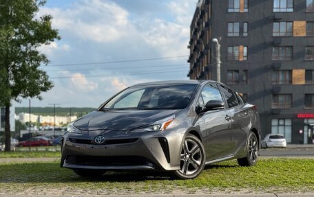 Toyota Prius IV XW50, 2019 год, 1 750 000 рублей, 6 фотография