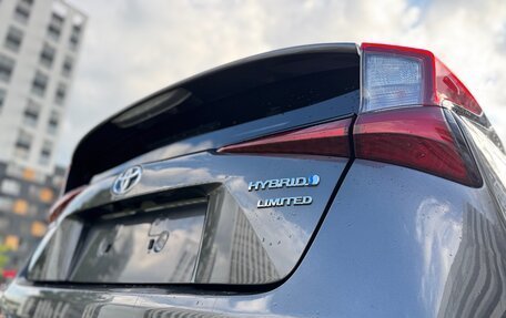 Toyota Prius IV XW50, 2019 год, 1 750 000 рублей, 8 фотография