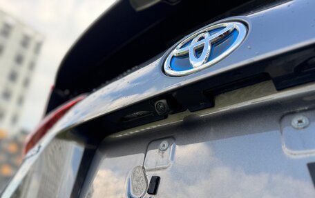 Toyota Prius IV XW50, 2019 год, 1 750 000 рублей, 9 фотография