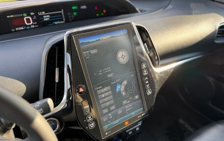 Toyota Prius IV XW50, 2019 год, 1 750 000 рублей, 23 фотография