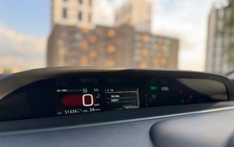 Toyota Prius IV XW50, 2019 год, 1 750 000 рублей, 22 фотография