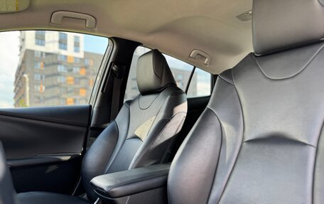 Toyota Prius IV XW50, 2019 год, 1 750 000 рублей, 27 фотография