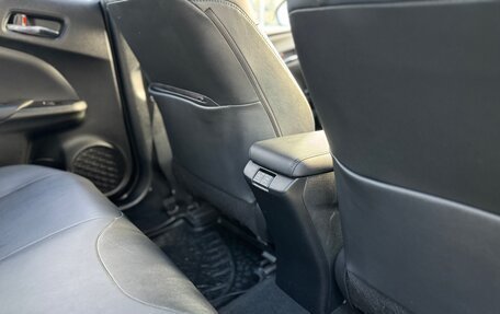 Toyota Prius IV XW50, 2019 год, 1 750 000 рублей, 32 фотография