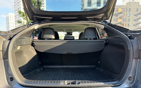 Toyota Prius IV XW50, 2019 год, 1 750 000 рублей, 35 фотография