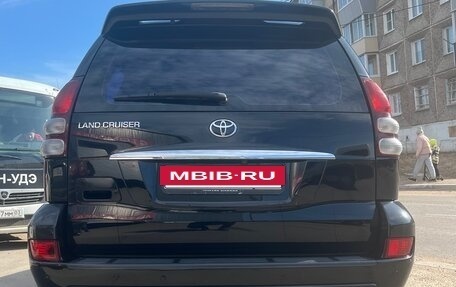 Toyota Land Cruiser Prado 120 рестайлинг, 2006 год, 2 000 000 рублей, 2 фотография