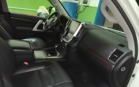 Toyota Land Cruiser 200, 2015 год, 5 850 000 рублей, 10 фотография