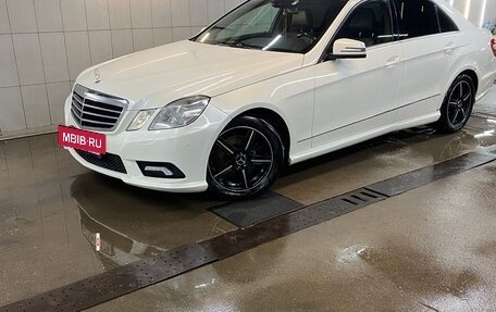 Mercedes-Benz E-Класс, 2011 год, 1 450 000 рублей, 2 фотография