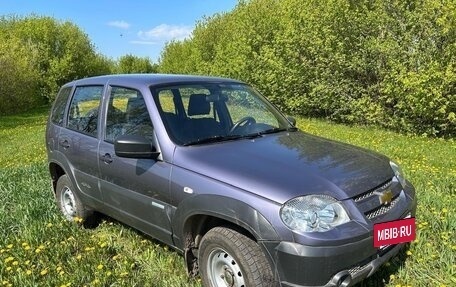 Chevrolet Niva I рестайлинг, 2015 год, 770 000 рублей, 2 фотография