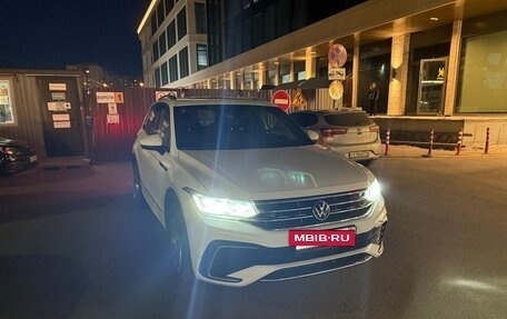 Volkswagen Tiguan II, 2021 год, 3 300 000 рублей, 4 фотография