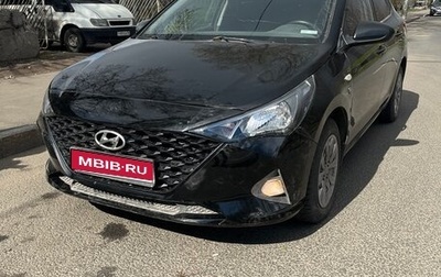 Hyundai Solaris II рестайлинг, 2021 год, 1 000 000 рублей, 1 фотография