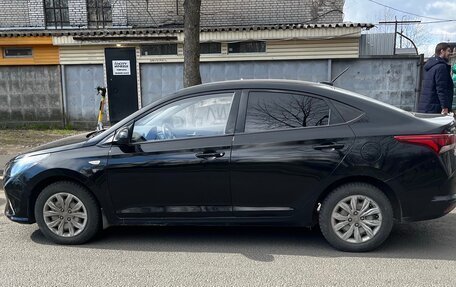 Hyundai Solaris II рестайлинг, 2021 год, 1 000 000 рублей, 6 фотография