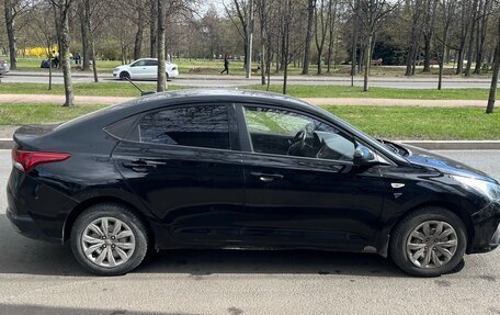 Hyundai Solaris II рестайлинг, 2021 год, 1 000 000 рублей, 5 фотография