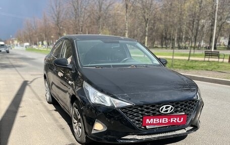 Hyundai Solaris II рестайлинг, 2021 год, 1 000 000 рублей, 2 фотография