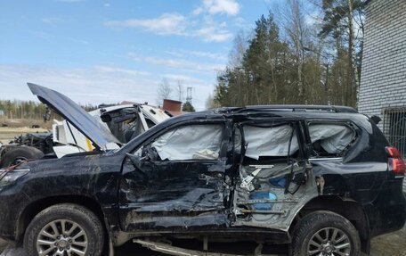 Toyota Land Cruiser Prado 150 рестайлинг 2, 2018 год, 2 600 000 рублей, 2 фотография