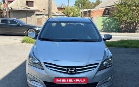 Hyundai Solaris II рестайлинг, 2015 год, 1 095 000 рублей, 3 фотография