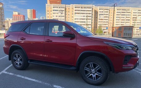 Toyota Fortuner II, 2021 год, 3 900 000 рублей, 2 фотография
