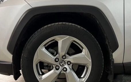 Toyota RAV4, 2020 год, 3 370 000 рублей, 2 фотография