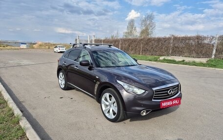 Infiniti QX70, 2015 год, 2 100 000 рублей, 10 фотография