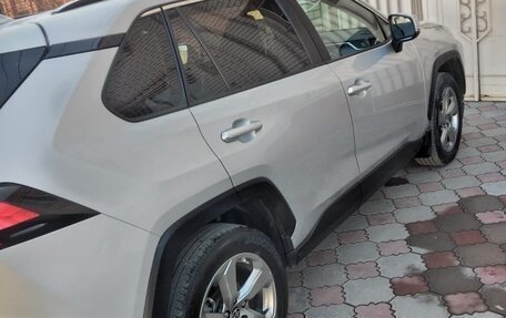 Toyota RAV4, 2020 год, 3 370 000 рублей, 17 фотография
