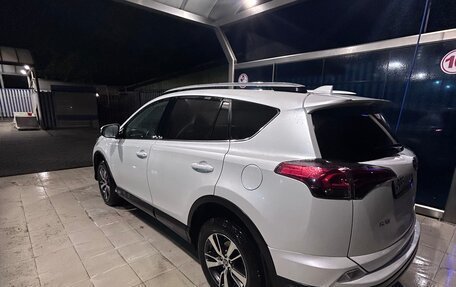 Toyota RAV4, 2018 год, 2 755 000 рублей, 4 фотография