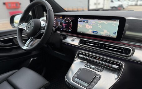 Mercedes-Benz V-Класс, 2025 год, 18 000 000 рублей, 30 фотография