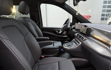 Mercedes-Benz V-Класс, 2025 год, 18 000 000 рублей, 31 фотография