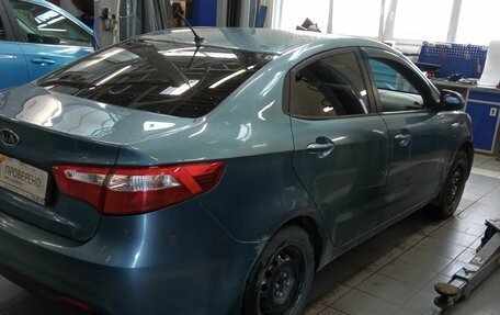 KIA Rio III рестайлинг, 2012 год, 560 000 рублей, 3 фотография