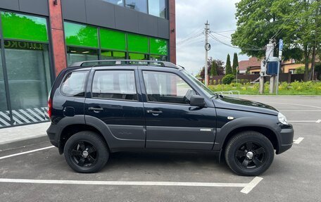 Chevrolet Niva I рестайлинг, 2015 год, 830 000 рублей, 3 фотография