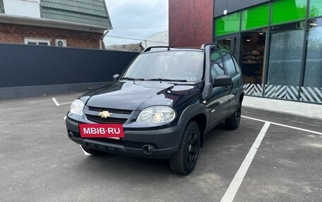 Chevrolet Niva I рестайлинг, 2015 год, 830 000 рублей, 2 фотография