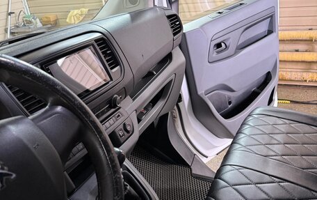 Peugeot Expert, 2018 год, 2 600 000 рублей, 9 фотография