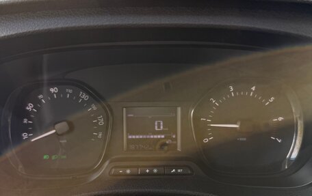 Peugeot Expert, 2018 год, 2 600 000 рублей, 18 фотография