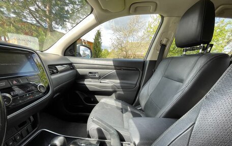 Mitsubishi Outlander III рестайлинг 3, 2017 год, 1 750 000 рублей, 8 фотография