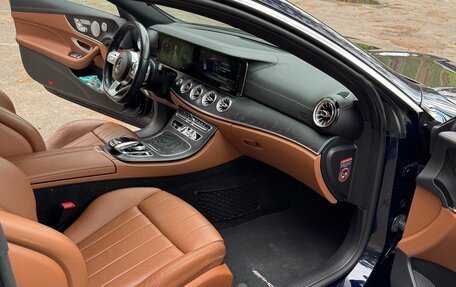 Mercedes-Benz E-Класс, 2018 год, 4 200 000 рублей, 21 фотография