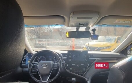 Toyota Camry, 2021 год, 2 100 000 рублей, 7 фотография