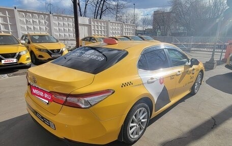 Toyota Camry, 2021 год, 2 100 000 рублей, 8 фотография