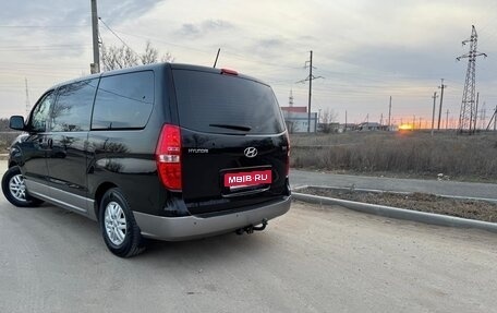 Hyundai H-1 II рестайлинг, 2018 год, 2 400 000 рублей, 4 фотография