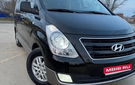 Hyundai H-1 II рестайлинг, 2018 год, 2 400 000 рублей, 2 фотография