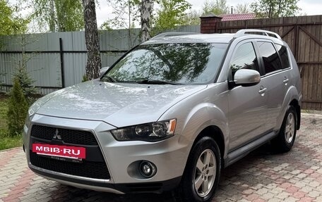 Mitsubishi Outlander III рестайлинг 3, 2010 год, 1 280 000 рублей, 2 фотография