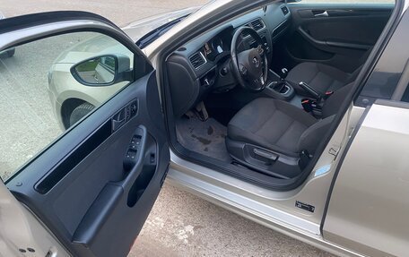 Volkswagen Jetta VI, 2012 год, 1 000 000 рублей, 6 фотография