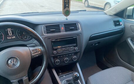 Volkswagen Jetta VI, 2012 год, 1 000 000 рублей, 7 фотография
