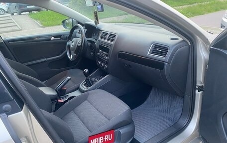 Volkswagen Jetta VI, 2012 год, 1 000 000 рублей, 5 фотография