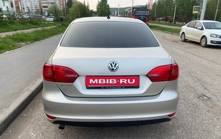 Volkswagen Jetta VI, 2012 год, 1 000 000 рублей, 3 фотография