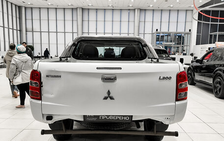 Mitsubishi L200 IV рестайлинг, 2017 год, 1 950 000 рублей, 10 фотография