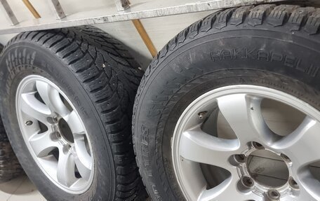 Toyota Land Cruiser Prado 120 рестайлинг, 2004 год, 2 000 000 рублей, 9 фотография