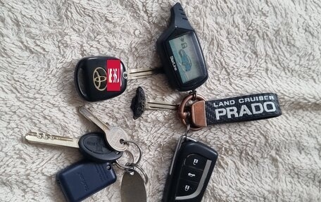 Toyota Land Cruiser Prado 120 рестайлинг, 2004 год, 2 000 000 рублей, 12 фотография