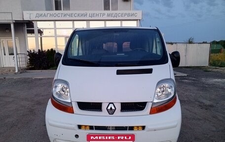 Renault Trafic, 2002 год, 850 000 рублей, 3 фотография
