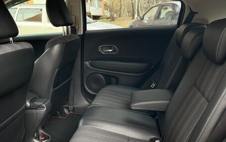 Honda Vezel, 2015 год, 1 700 000 рублей, 17 фотография
