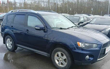 Mitsubishi Outlander III рестайлинг 3, 2010 год, 860 000 рублей, 3 фотография