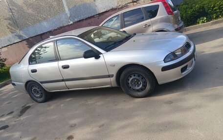 Mitsubishi Carisma I, 2003 год, 330 000 рублей, 2 фотография